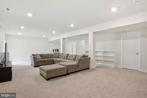 Living - 19929 Bodmer Ave, Poolesville, MD 20837 photo 3 of 3