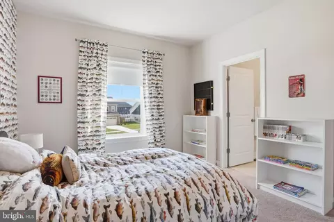 Bedroom - 19929 Bodmer Ave, Poolesville, MD 20837 photo 12 of 13
