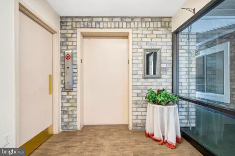 Entry Way - 15300 Wallbrook Ct #47-3A, Silver Spring, MD 20906 photo 3 of 3