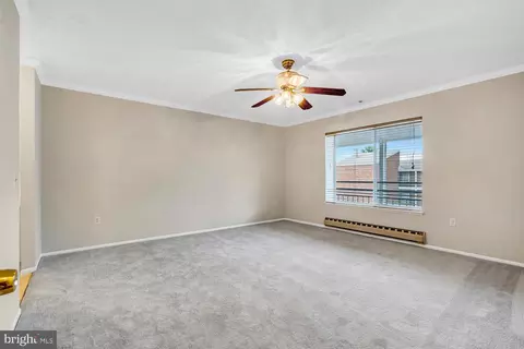 Living - 15300 Wallbrook Ct #47-3A, Silver Spring, MD 20906 photo 9 of 10