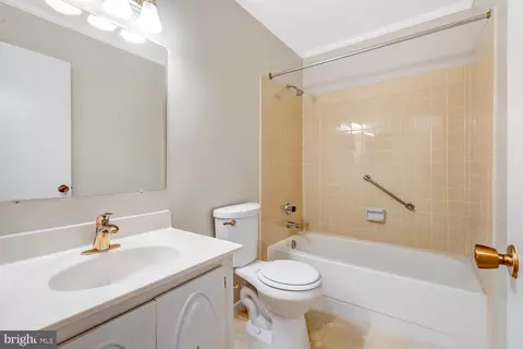 Bath - 15300 Wallbrook Ct #47-3A, Silver Spring, MD 20906 photo 3 of 3