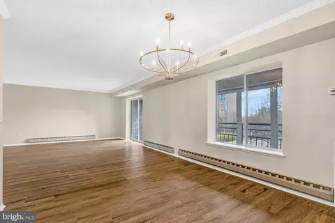 Living - 15300 Wallbrook Ct #47-3A, Silver Spring, MD 20906 photo 7 of 10