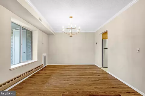 Living - 15300 Wallbrook Ct #47-3A, Silver Spring, MD 20906 photo 5 of 10