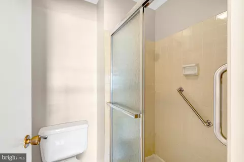 Bath - 15300 Wallbrook Ct #47-3A, Silver Spring, MD 20906 photo 2 of 3