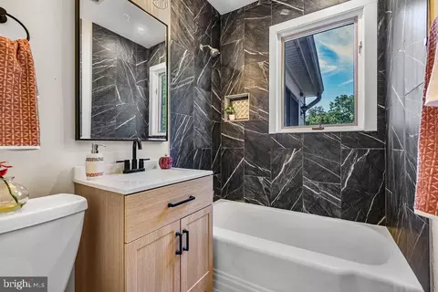 Bath - 812 Forest Glen Rd, Silver Spring, MD 20901 photo 1 of 5