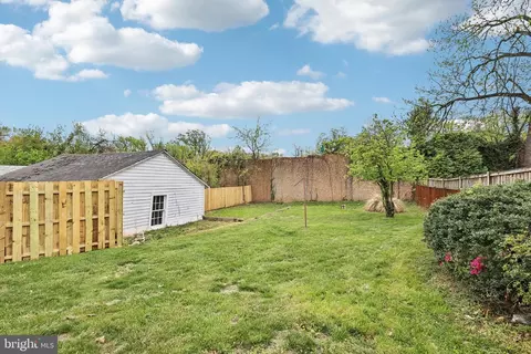 Exterior - 812 Forest Glen Rd, Silver Spring, MD 20901 photo 11 of 11