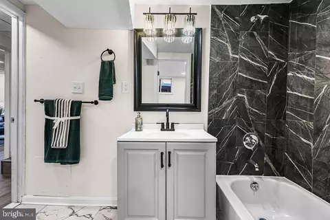Bath - 812 Forest Glen Rd, Silver Spring, MD 20901 photo 5 of 5