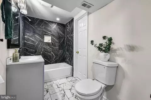 Bath - 812 Forest Glen Rd, Silver Spring, MD 20901 photo 4 of 5