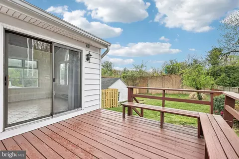 Exterior - 812 Forest Glen Rd, Silver Spring, MD 20901 photo 6 of 11