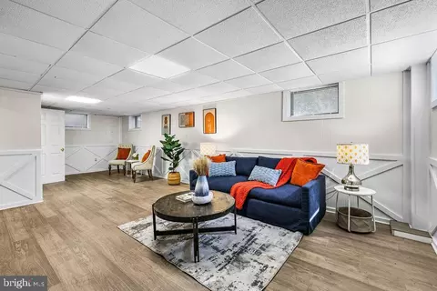 Living - 812 Forest Glen Rd, Silver Spring, MD 20901 photo 3 of 3