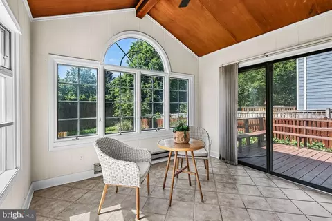 Exterior - 812 Forest Glen Rd, Silver Spring, MD 20901 photo 5 of 11