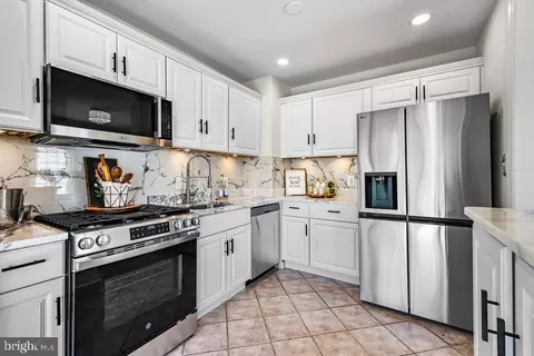 812 Forest Glen Rd, Silver Spring, MD 20901