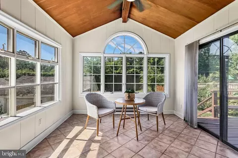 Exterior - 812 Forest Glen Rd, Silver Spring, MD 20901 photo 3 of 11