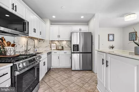 Kitchen - 812 Forest Glen Rd, Silver Spring, MD 20901 photo 3 of 3