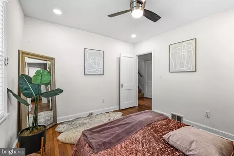 Bedroom - 812 Forest Glen Rd, Silver Spring, MD 20901 photo 2 of 11