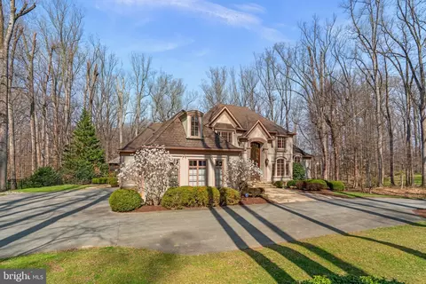Exterior - 11223 River View Dr, Potomac, MD 20854 photo 7 of 20
