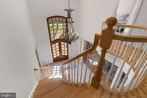 Entry Way - 11223 River View Dr, Potomac, MD 20854 photo 2 of 4