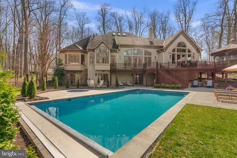 Exterior - 11223 River View Dr, Potomac, MD 20854 photo 18 of 20