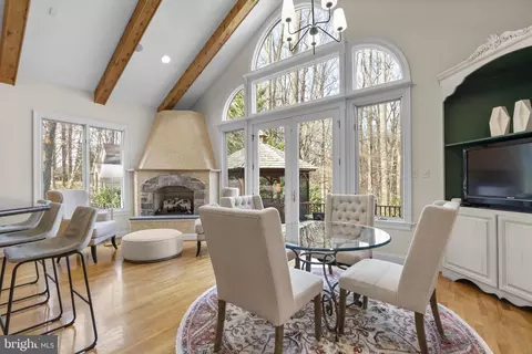 Dining - 11223 River View Dr, Potomac, MD 20854 photo 4 of 5