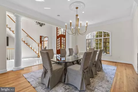 Dining - 11223 River View Dr, Potomac, MD 20854 photo 2 of 5