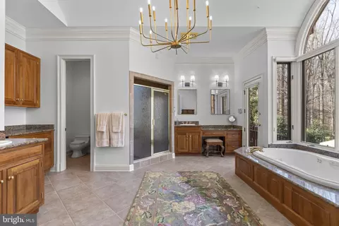Bath - 11223 River View Dr, Potomac, MD 20854 photo 4 of 9