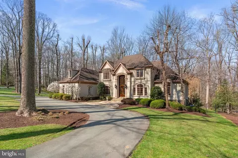 Exterior - 11223 River View Dr, Potomac, MD 20854 photo 2 of 20