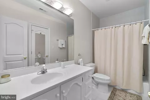 Bath - 11223 River View Dr, Potomac, MD 20854 photo 9 of 9