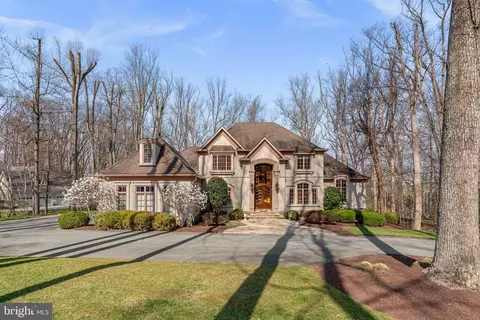 Exterior - 11223 River View Dr, Potomac, MD 20854 photo 6 of 20