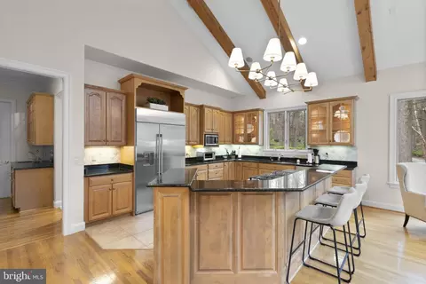 Kitchen - 11223 River View Dr, Potomac, MD 20854 photo 5 of 8