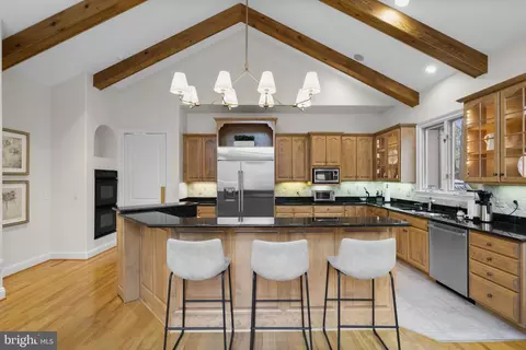 Kitchen - 11223 River View Dr, Potomac, MD 20854 photo 4 of 8