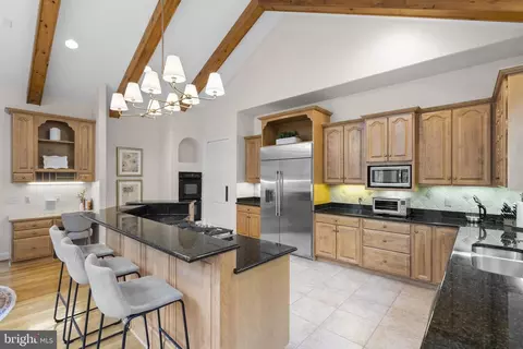 Kitchen - 11223 River View Dr, Potomac, MD 20854 photo 3 of 8