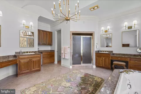 Bath - 11223 River View Dr, Potomac, MD 20854 photo 6 of 9