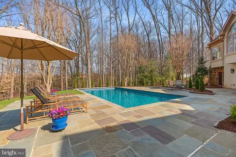 Exterior - 11223 River View Dr, Potomac, MD 20854 photo 16 of 20