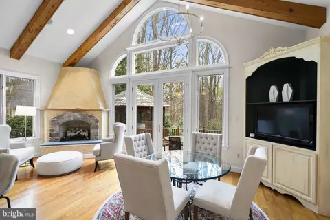 Dining - 11223 River View Dr, Potomac, MD 20854 photo 5 of 5