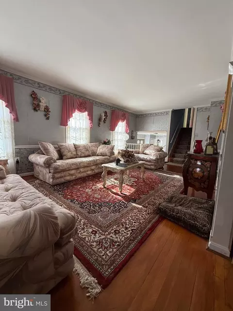 Living - 14004 Northwyn Dr, Silver Spring, MD 20904 photo 2 of 2