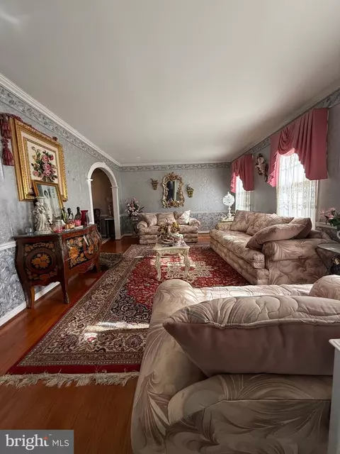 Living - 14004 Northwyn Dr, Silver Spring, MD 20904 photo 1 of 2