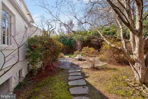Exterior - 402 Dale Dr, Silver Spring, MD 20910 photo 3 of 8