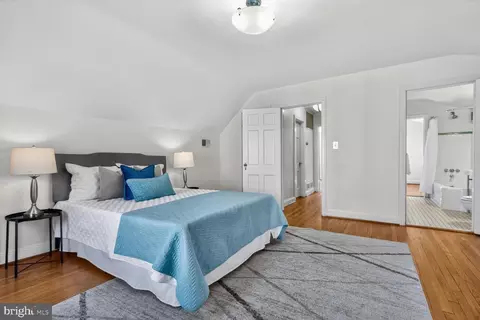 Bedroom - 402 Dale Dr, Silver Spring, MD 20910 photo 3 of 4