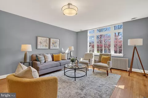 Living - 402 Dale Dr, Silver Spring, MD 20910 photo 3 of 3