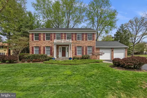 17205 Blossom View Dr, Olney, MD 20832
