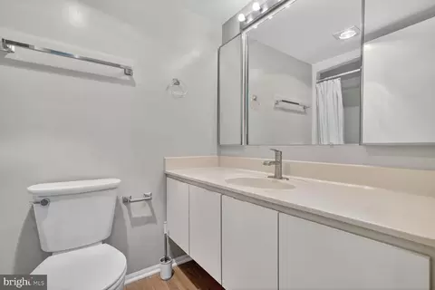 Bath - 15115 Interlachen Dr #3-521, Silver Spring, MD 20906 photo 1 of 1