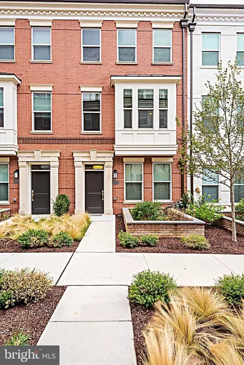 10274 Grosvenor Pl, North Bethesda, MD 20852