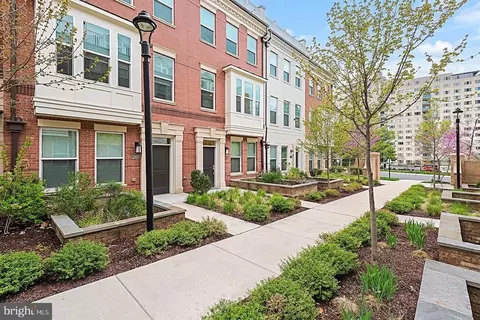 10274 Grosvenor Pl, North Bethesda, MD 20852