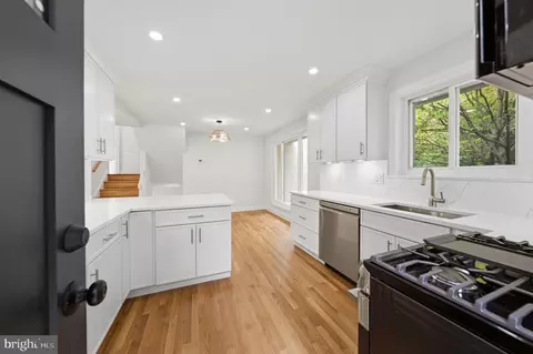 Entry Way - 9912 Grayson Ave, Silver Spring, MD 20901 photo 1 of 2