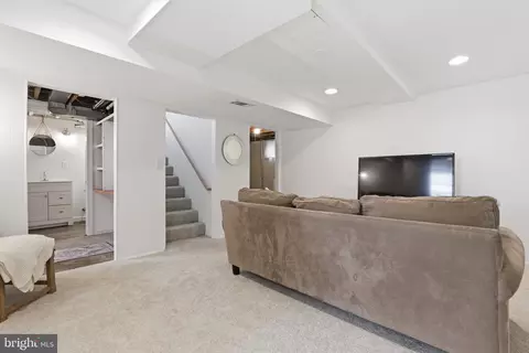 Entry Way - 10510 Hayes Ave, Silver Spring, MD 20902 photo 1 of 1