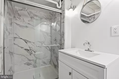 Bath - 10510 Hayes Ave, Silver Spring, MD 20902 photo 2 of 2