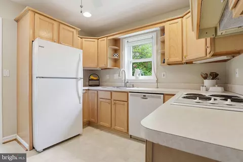 Kitchen - 10510 Hayes Ave, Silver Spring, MD 20902 photo 3 of 3