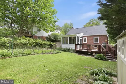 Exterior - 10510 Hayes Ave, Silver Spring, MD 20902 photo 8 of 9