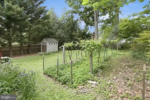Exterior - 10510 Hayes Ave, Silver Spring, MD 20902 photo 7 of 9