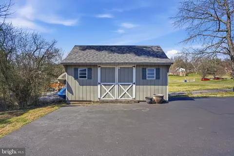 Exterior - 1800 Gayfields Dr, Silver Spring, MD 20906 photo 4 of 10
